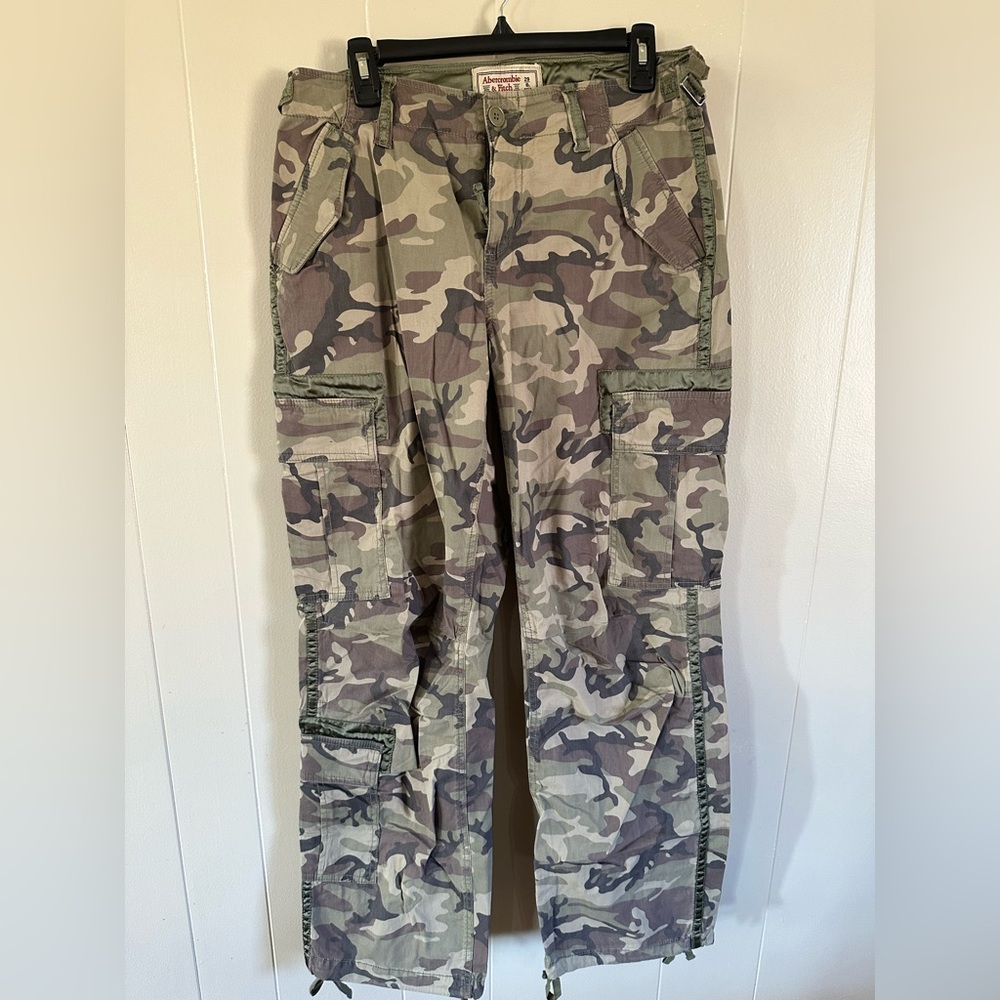 Abercrombie & Fitch Camo Cargo Pants 29L